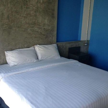 Pornsiri Hotel Sisaket Esterno foto